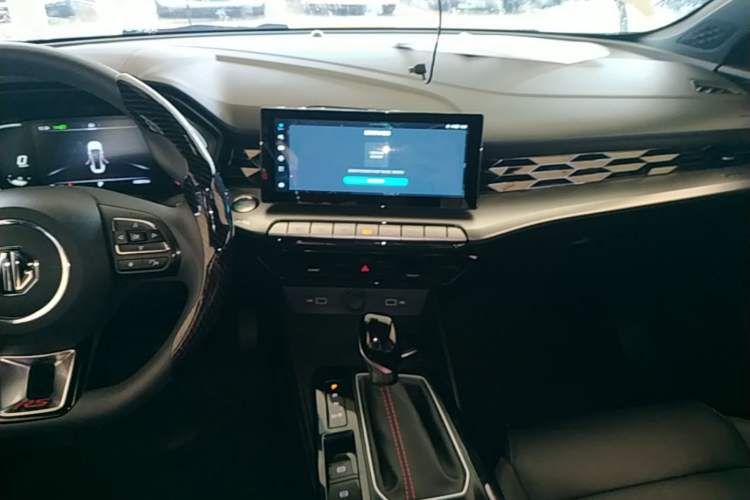 Used MG 5 2022 180 DVVT CVT Youth Luxury Edition Audio And AC Panel