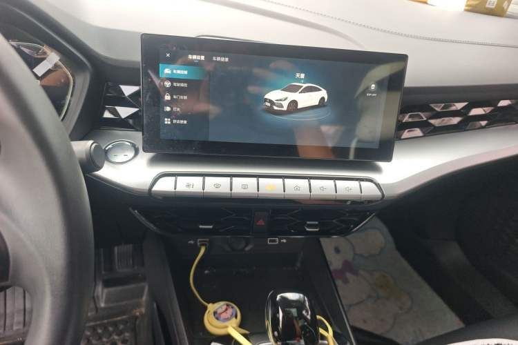 Used MG 5 2022 180 DVVT CVT Youth Luxury Edition Audio And AC Panel