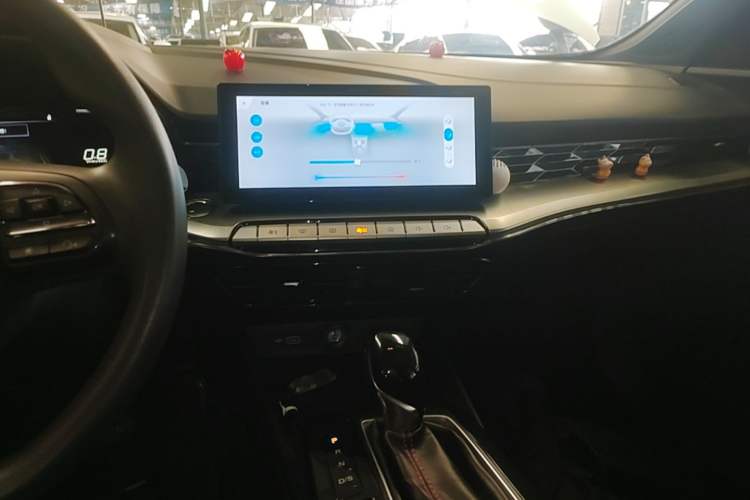 Used MG 5 2022 180 DVVT CVT Youth Luxury Edition Audio And AC Panel