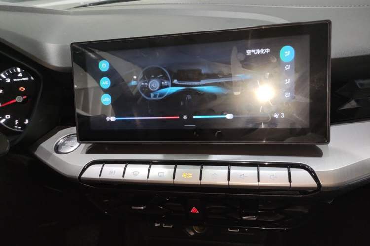 Used MG 5 2022 180 DVVT CVT Youth Style Edition Audio And AC Panel
