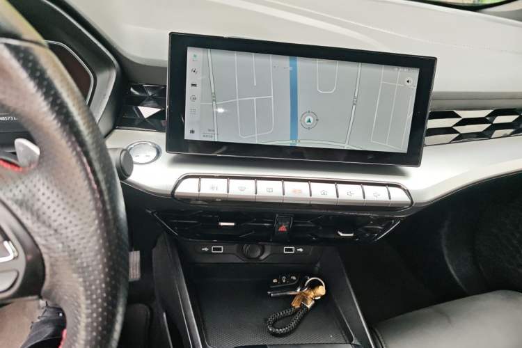 Used MG 5 2022 300TGI DCT Chao Yue Luxury Edition Audio And AC Panel