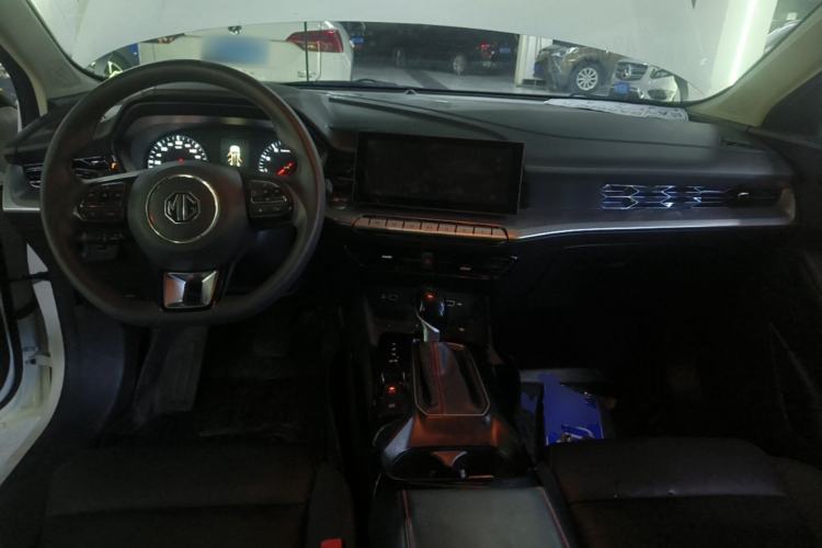 Used MG 5 2022 180 DVVT CVT Youth Luxury Edition Center Console