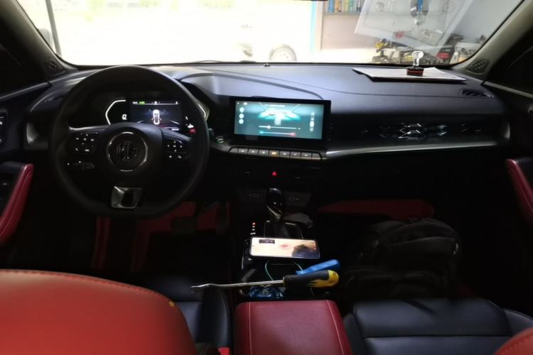 Used MG 5 2022 180 DVVT CVT Youth Luxury Edition Center Console