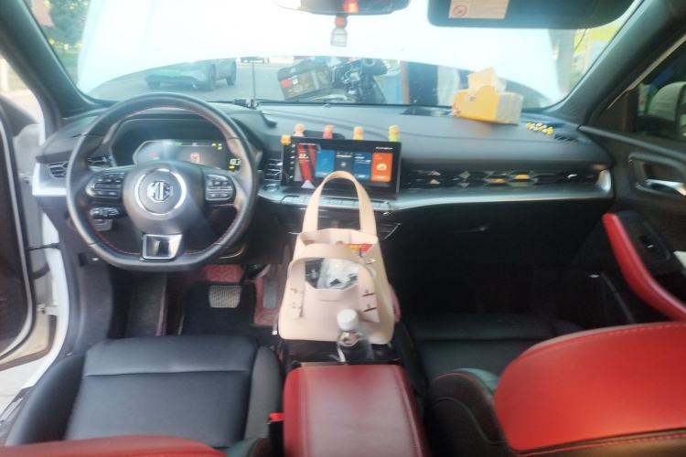 Used MG 5 2022 180 DVVT CVT Youth Flagship Edition Center Console