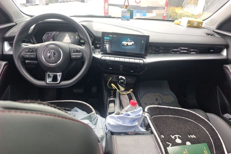 Used MG 5 2022 180 DVVT CVT Youth Luxury Edition Center Console