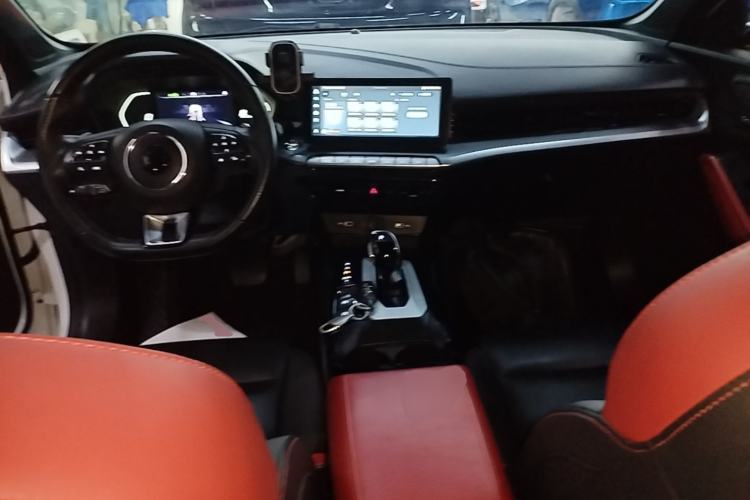 Used MG 5 2022 300TGI DCT Chao Yue Luxury Edition Center Console