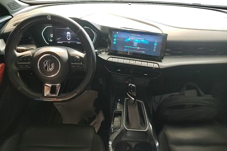 Used MG 5 2022 180 DVVT CVT Youth Luxury Edition Center Console