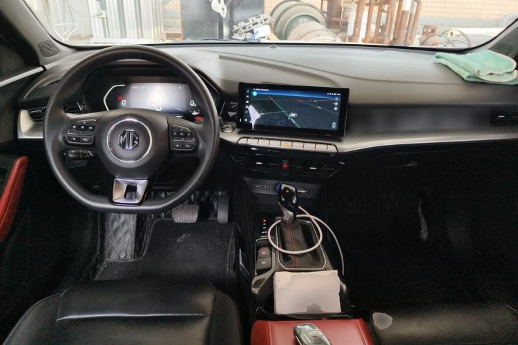 Used MG 5 2022 180 DVVT CVT Youth Luxury Edition Center Console