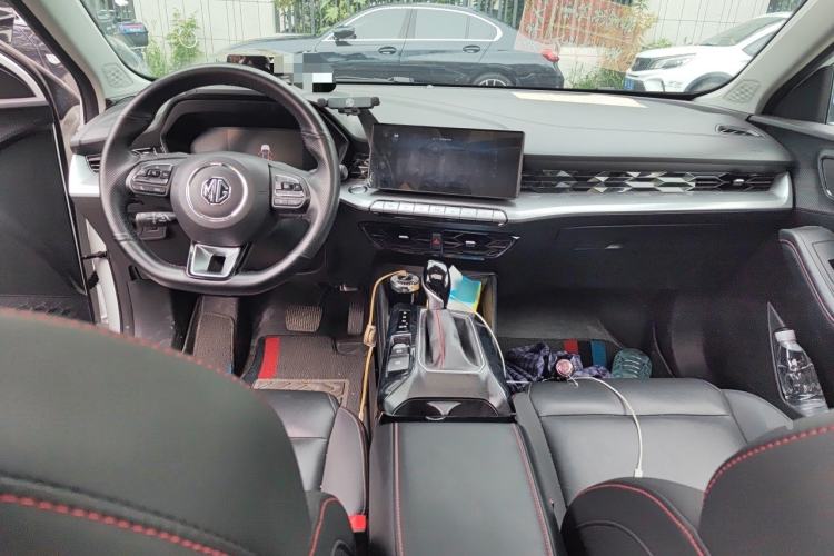 Used MG 5 2022 180 DVVT CVT Youth Luxury Edition Center Console