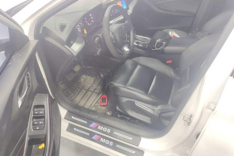 Used MG 5 2022 180 DVVT CVT Youth Style Edition Driver Seat