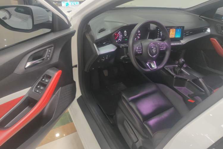 Used MG 5 2022 180 DVVT Manual Youth Luxury Edition Driver Seat