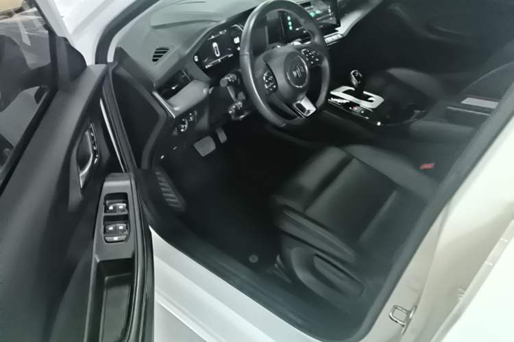 Used MG 5 2022 300TGI DCT Chao Yue Luxury Edition Driver Seat