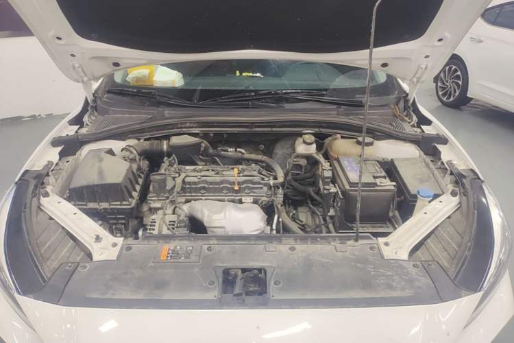 Used MG 5 2022 180 DVVT CVT Youth Style Edition Engine Bay
