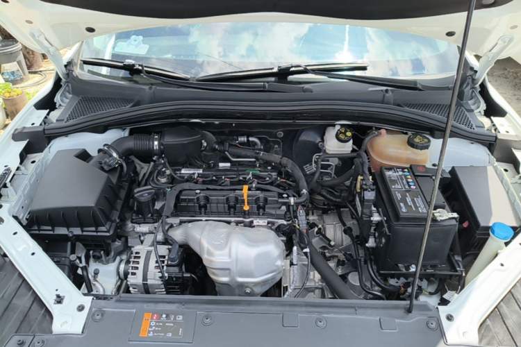 Used MG 5 2022 180 DVVT CVT Youth Style Edition Engine Bay