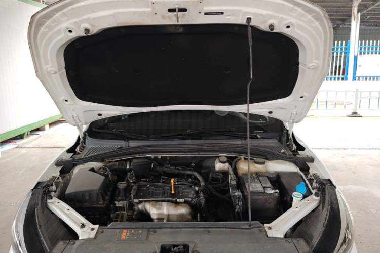 Used MG 5 2022 180 DVVT CVT Youth Style Edition Engine Bay