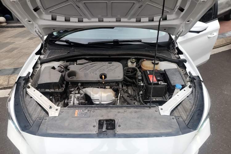 Used MG 5 2022 180 DVVT CVT Youth Luxury Edition Engine Bay