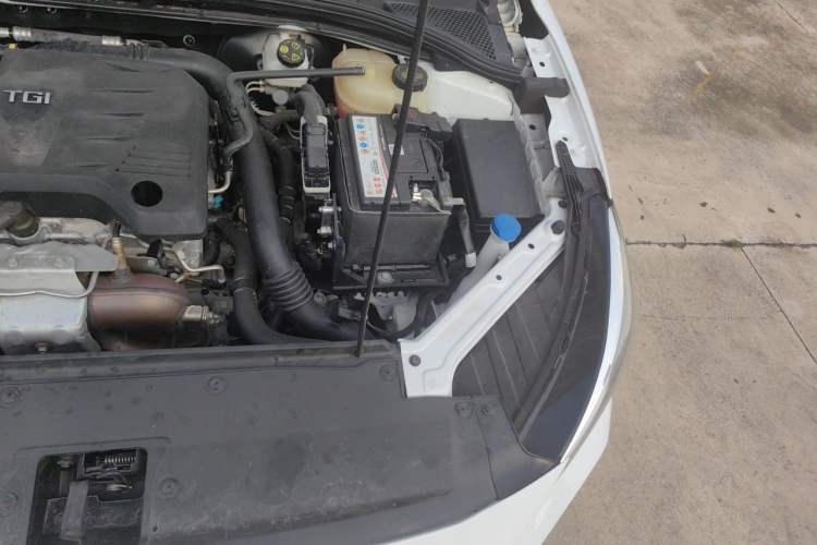 Used MG 5 2022 300TGI DCT Chao Yue Luxury Edition Engine Bay Left