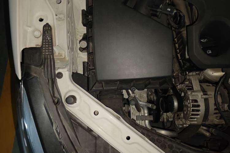 Used MG 5 2022 180 DVVT CVT Youth Luxury Edition Engine Bay Right