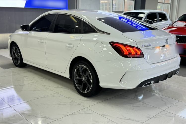 Used MG 5 2022 300TGI DCT Chao Yue Luxury Edition Exterior 2