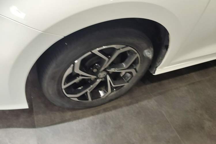Used MG 5 2022 180 DVVT CVT Youth Luxury Edition Exterior 4
