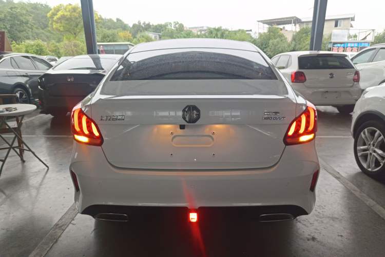 Used MG 5 2022 180 DVVT CVT Youth Luxury Edition Exterior 4
