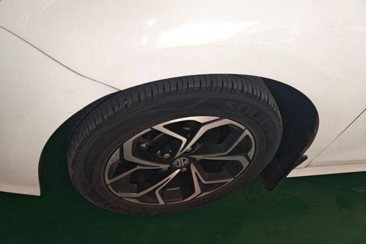 Used MG 5 2022 180 DVVT CVT Youth Luxury Edition Exterior 4