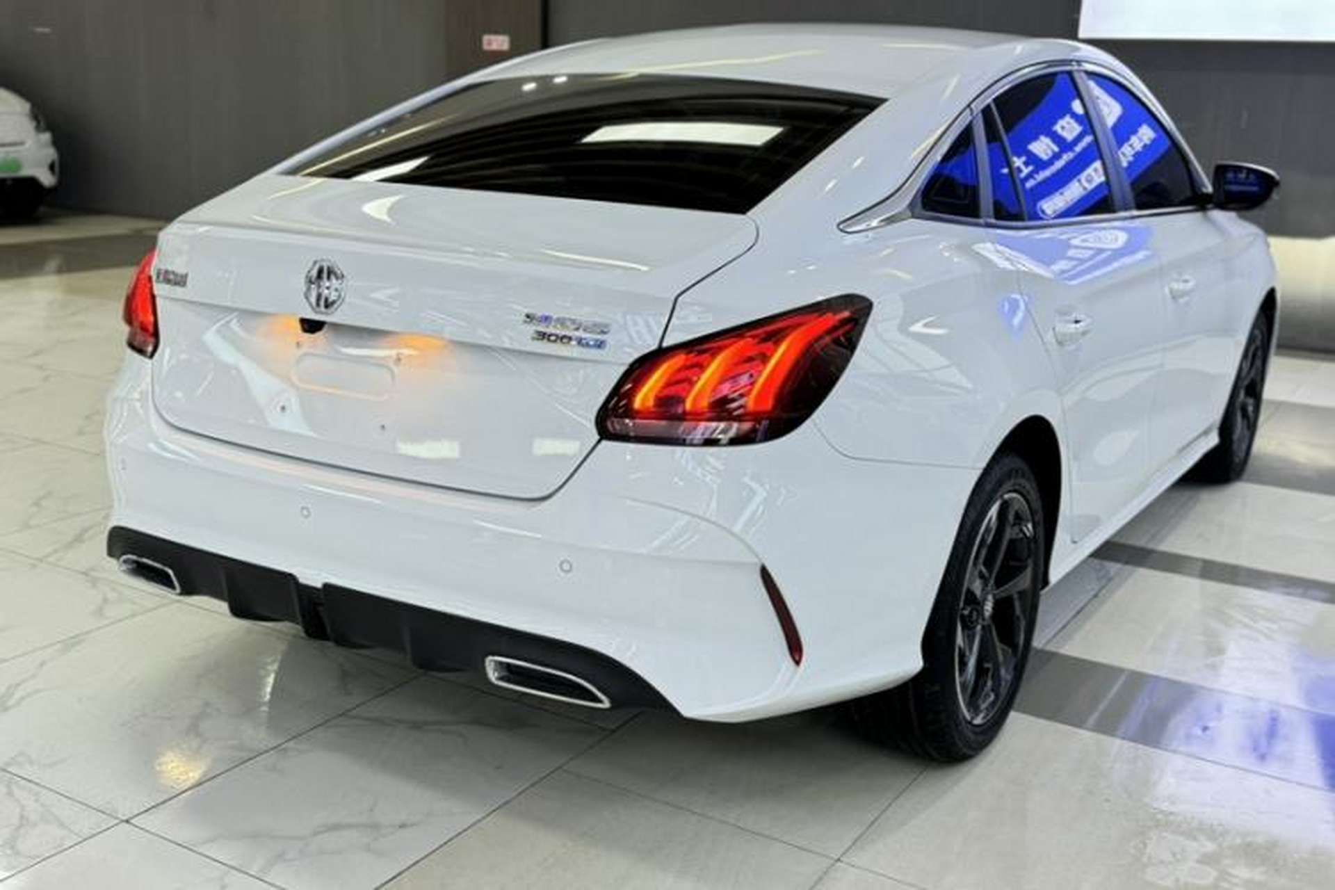 Used MG 5 2022 300TGI DCT Chao Yue Luxury Edition Exterior 4
