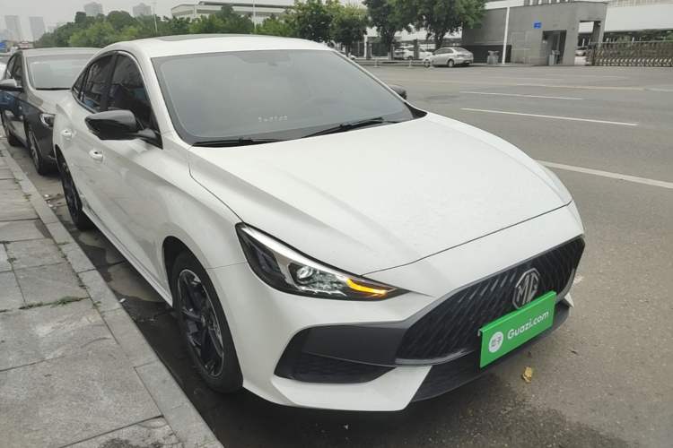 Used MG 5 2022 300TGI DCT Chao Yue Luxury Edition Front Right 45 Deg