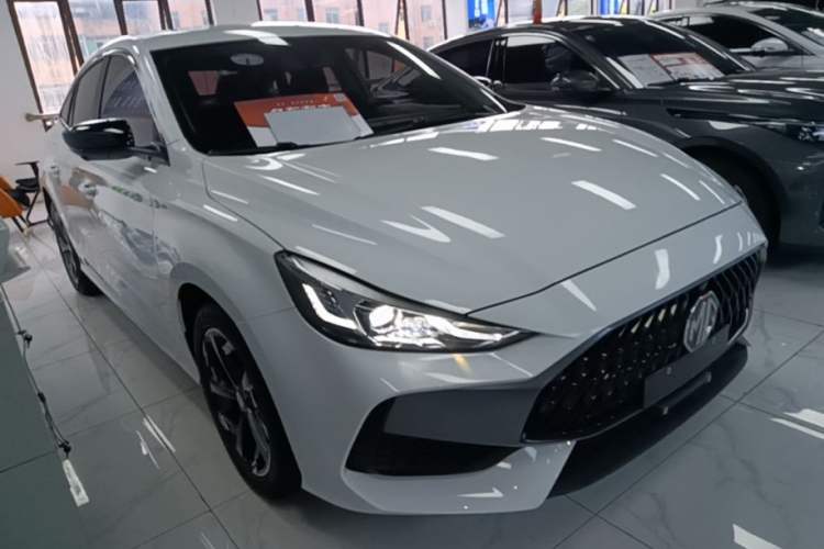 Used MG 5 2022 300TGI DCT Chao Yue Luxury Edition Front Right 45 Deg
