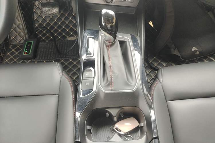 Used MG 5 2022 180 DVVT CVT Youth Luxury Edition Gear Lever