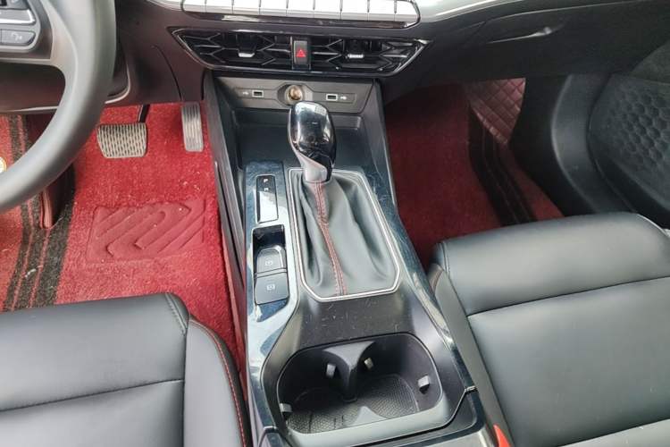 Used MG 5 2022 180 DVVT CVT Youth Luxury Edition Gear Lever