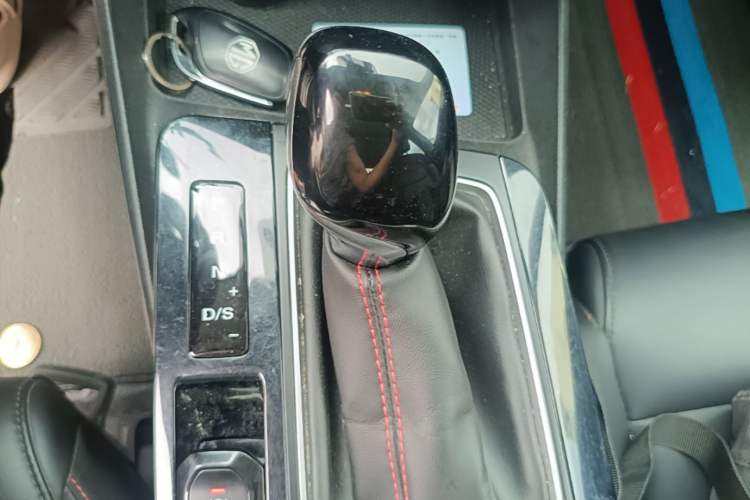 Used MG 5 2022 180 DVVT CVT Youth Luxury Edition Gear Lever