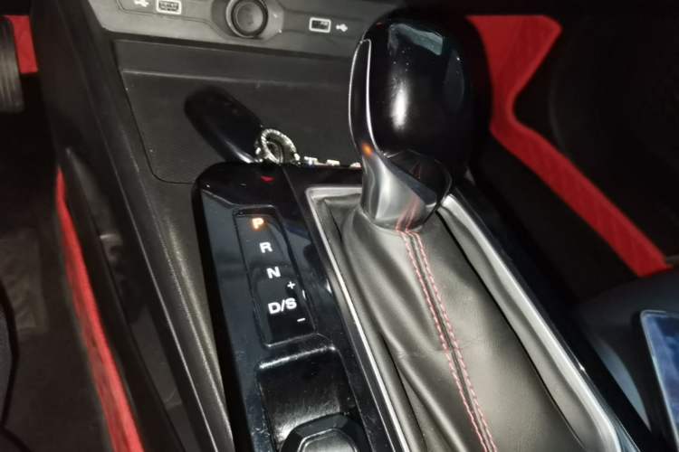 Used MG 5 2022 180 DVVT CVT Youth Luxury Edition Gear Lever