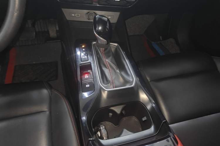 Used MG 5 2022 180 DVVT CVT Youth Luxury Edition Gear Lever