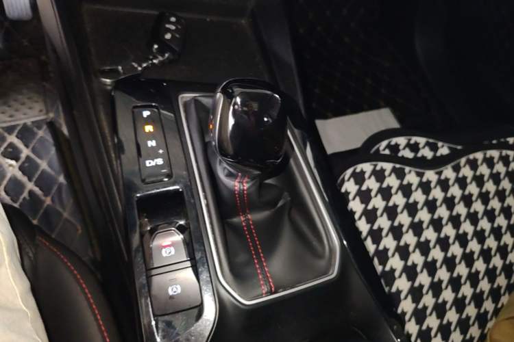 Used MG 5 2022 180 DVVT CVT Youth Style Edition Gear Lever