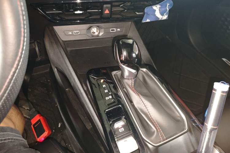 Used MG 5 2022 180 DVVT CVT Youth Luxury Edition Gear Lever