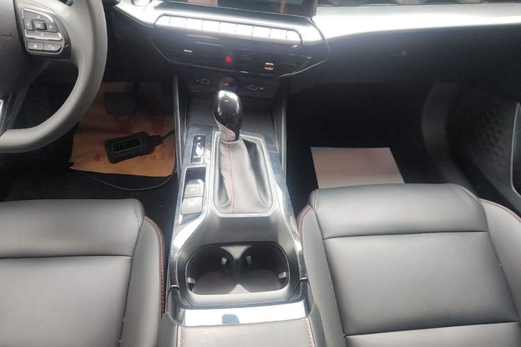 Used MG 5 2022 180 DVVT CVT Youth Luxury Edition Gear Lever