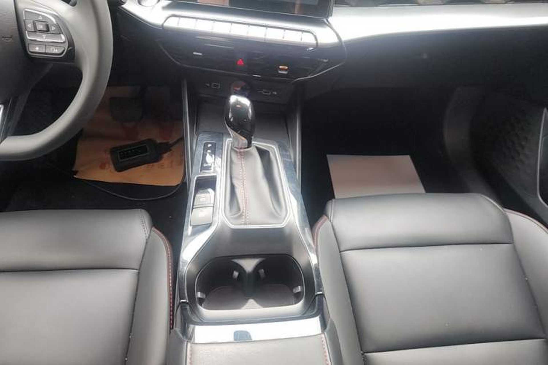 Used MG 5 2022 180 DVVT CVT Youth Luxury Edition Gear Lever