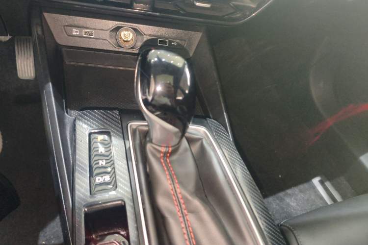 Used MG 5 2022 180 DVVT CVT Youth Style Edition Gear Lever