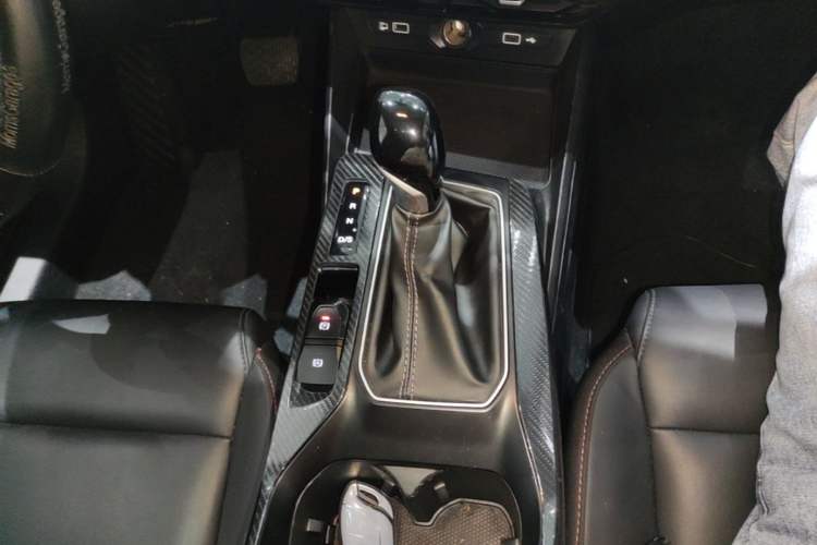 Used MG 5 2022 180 DVVT CVT Youth Style Edition Gear Lever