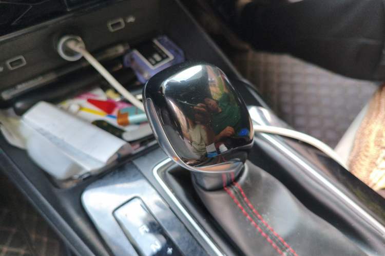 Used MG 5 2022 180 DVVT CVT Youth Luxury Edition Gear Lever