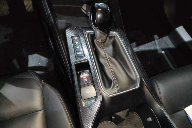 Used MG 5 2022 180 DVVT CVT Youth Style Edition Gear Lever