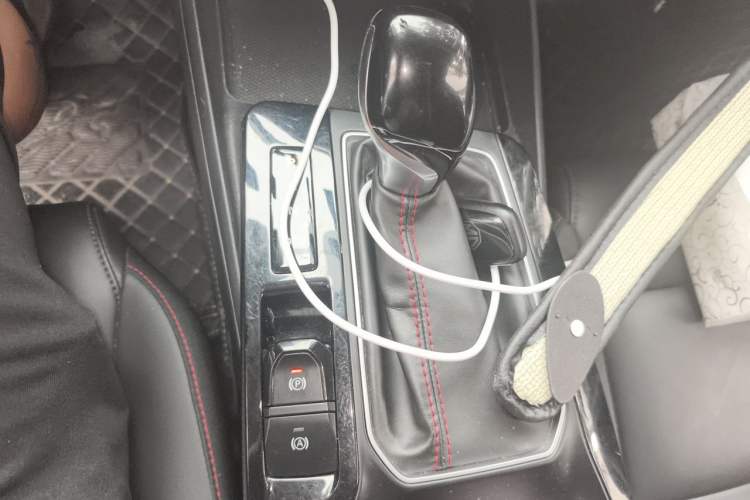 Used MG 5 2022 180 DVVT CVT Youth Luxury Edition Gear Lever