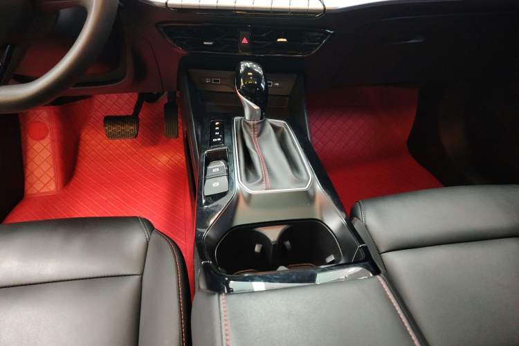 Used MG 5 2022 180 DVVT CVT Youth Luxury Edition Gear Lever