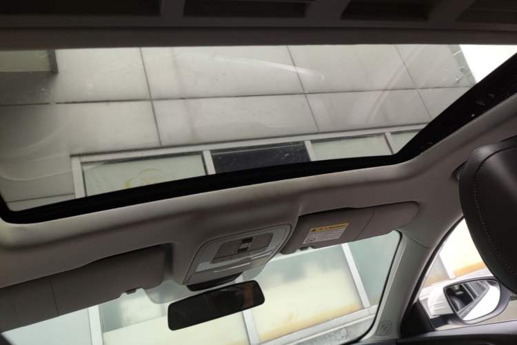 Used MG 5 2022 300TGI DCT Chao Yue Luxury Edition Headliner
