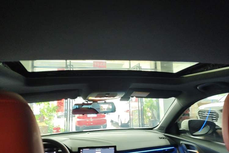 Used MG 5 2022 180 DVVT CVT Youth Luxury Edition Headliner