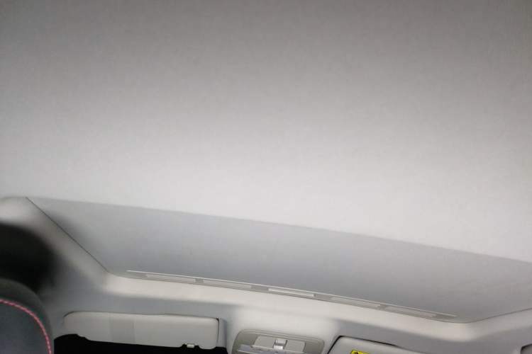 Used MG 5 2022 180 DVVT CVT Youth Luxury Edition Headliner