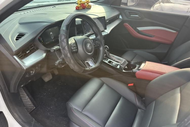 Used MG 5 2022 180 DVVT CVT Youth Luxury Edition Interior 2
