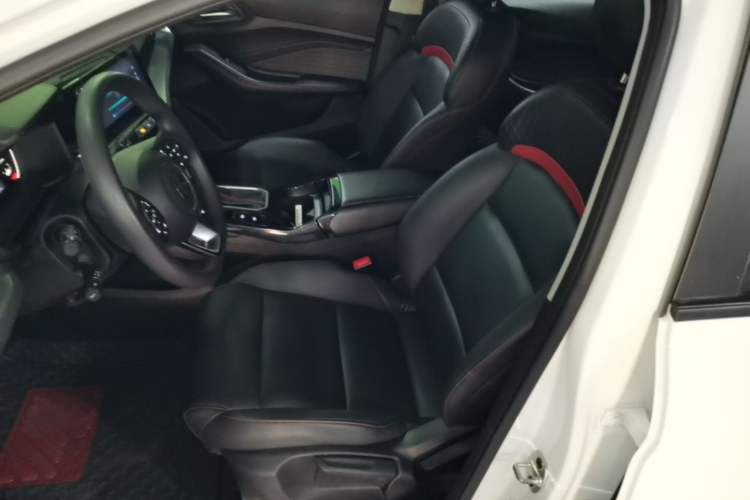 Used MG 5 2022 180 DVVT CVT Youth Luxury Edition Left Front Seat