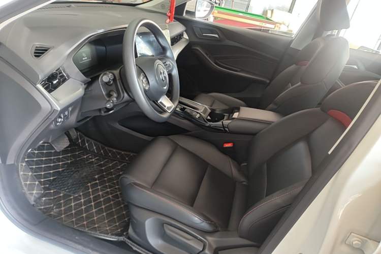 Used MG 5 2022 180 DVVT CVT Youth Luxury Edition Left Front Seat